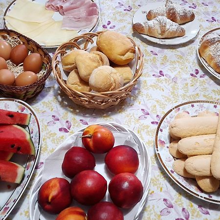Bed and Breakfast Su Fassoi Cabras Exterior foto