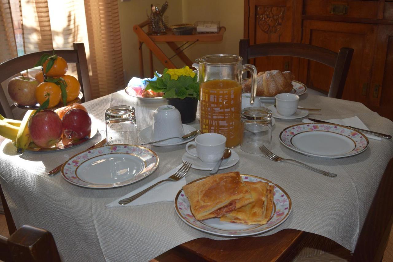 Bed and Breakfast Su Fassoi Cabras Exterior foto