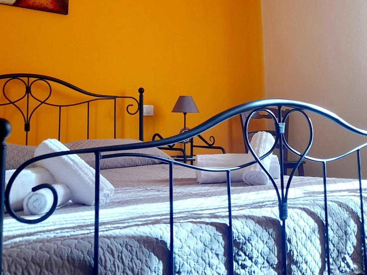 Bed and Breakfast Su Fassoi Cabras Exterior foto