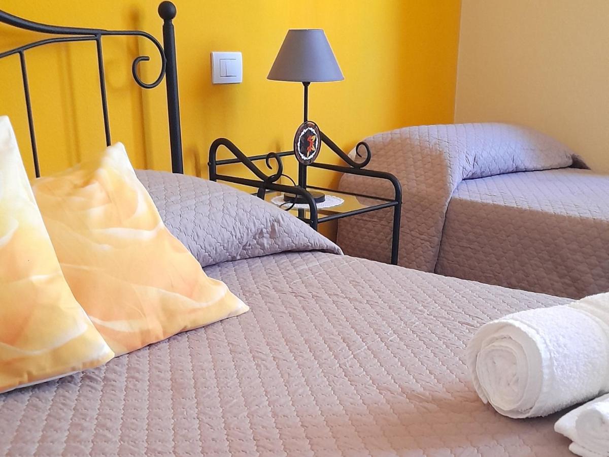 Bed and Breakfast Su Fassoi Cabras Exterior foto