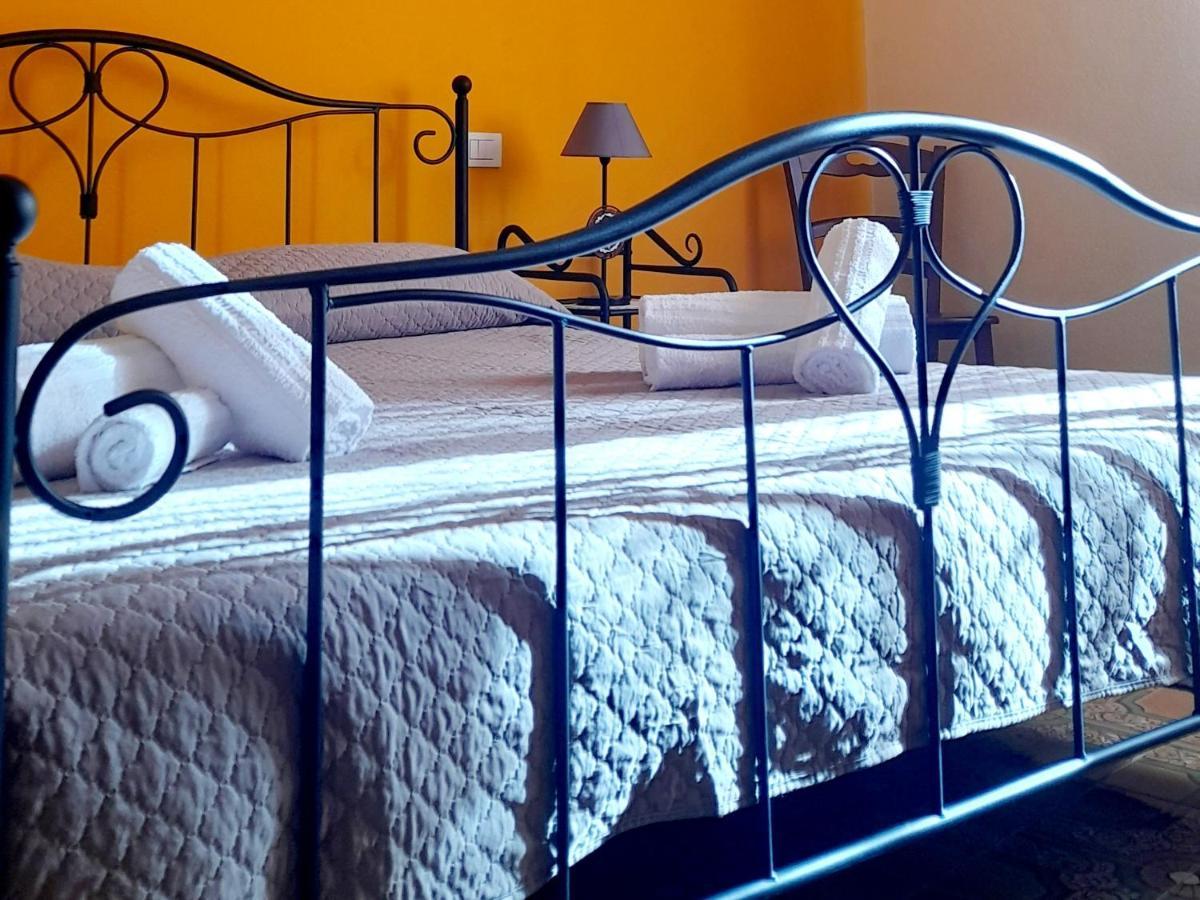 Bed and Breakfast Su Fassoi Cabras Exterior foto