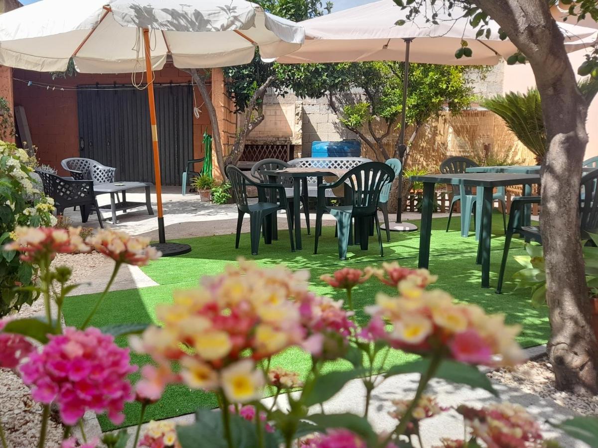 Bed and Breakfast Su Fassoi Cabras Exterior foto